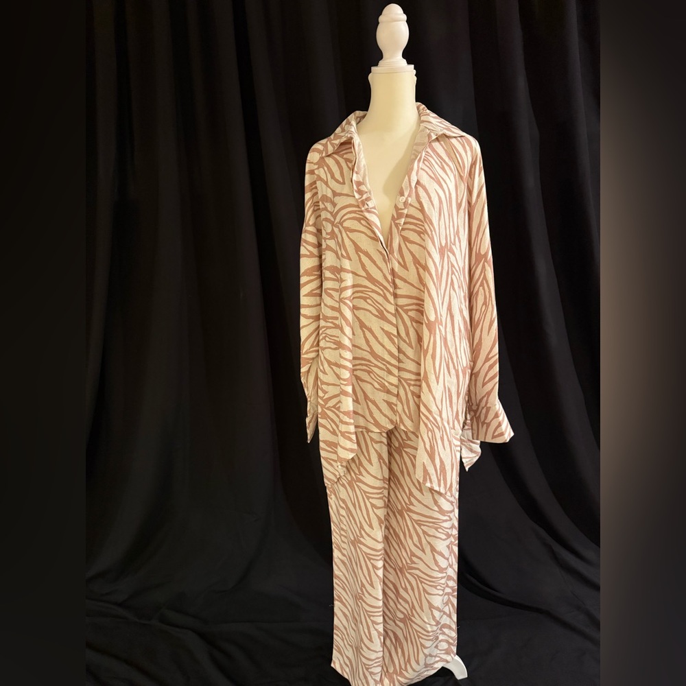 Elegant Pink Zebra Print Women's Sleepwear Set